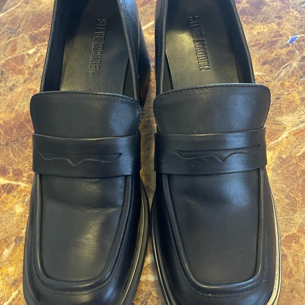 Steve Madden Classic Black Leather Loafers
